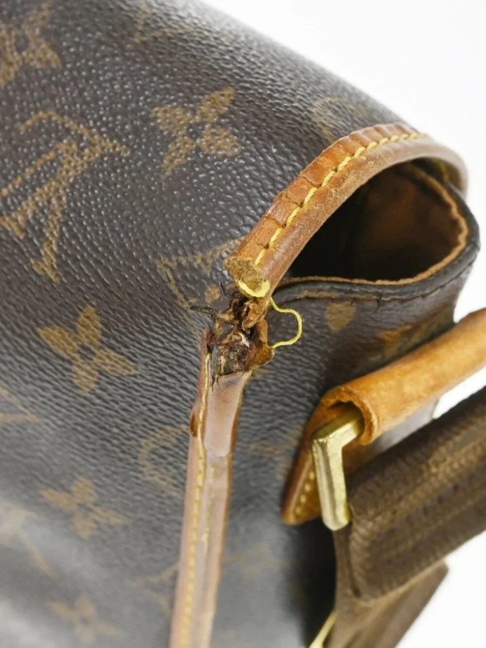 LOUIS VUITTON MESSENGER BOSPHORE PM SHOULDER BAG